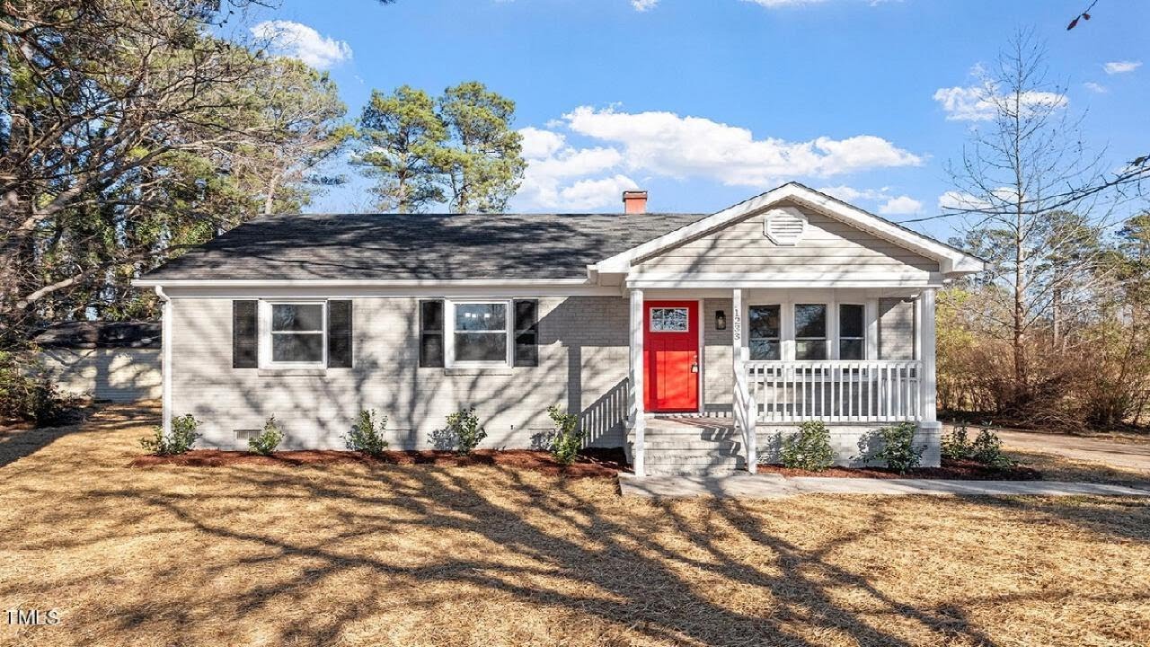 1233 Bud Hawkins Road, Dunn, NC Presented by Stephanie Anson.