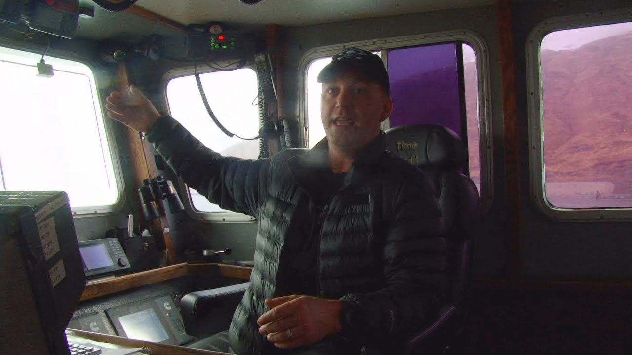 Sinking a Ghost Ship | Deadliest Catch