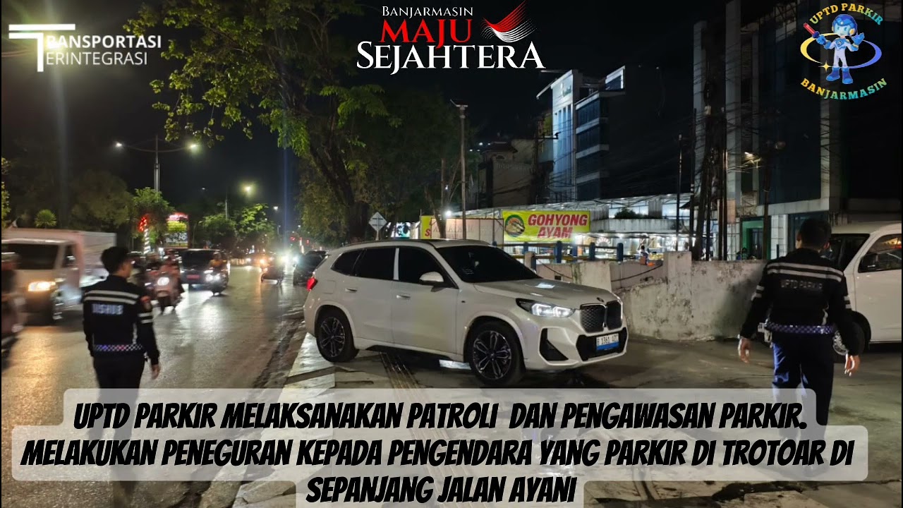 Peneguran kepada pengendara yang parkir di trotoar 