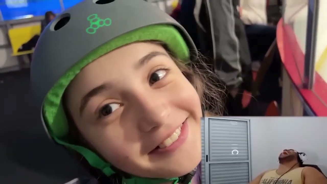 A MINHA FILHA ASHLEY CAIU e MACHUCOU PATINANDO no GELO! OS PIORES MACHUCADOS! Pai Também Vloga
