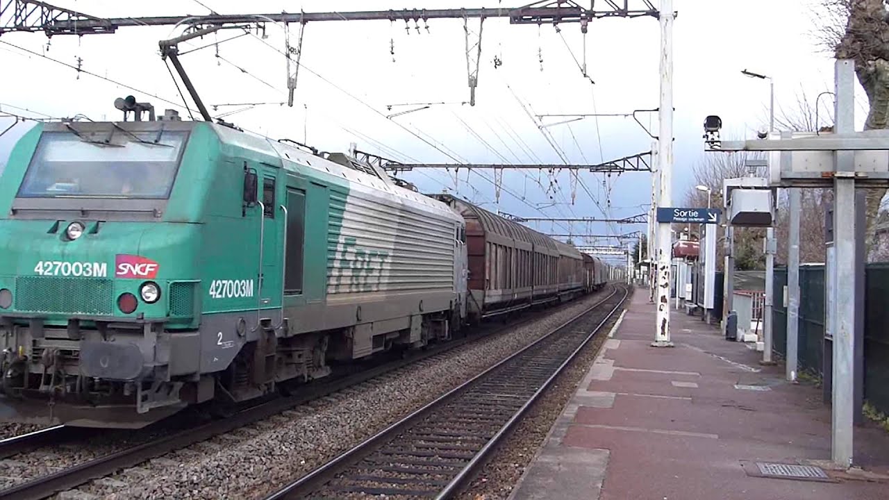 Freight Trains at Saint-Michel sur Orge, France 14 January 2015