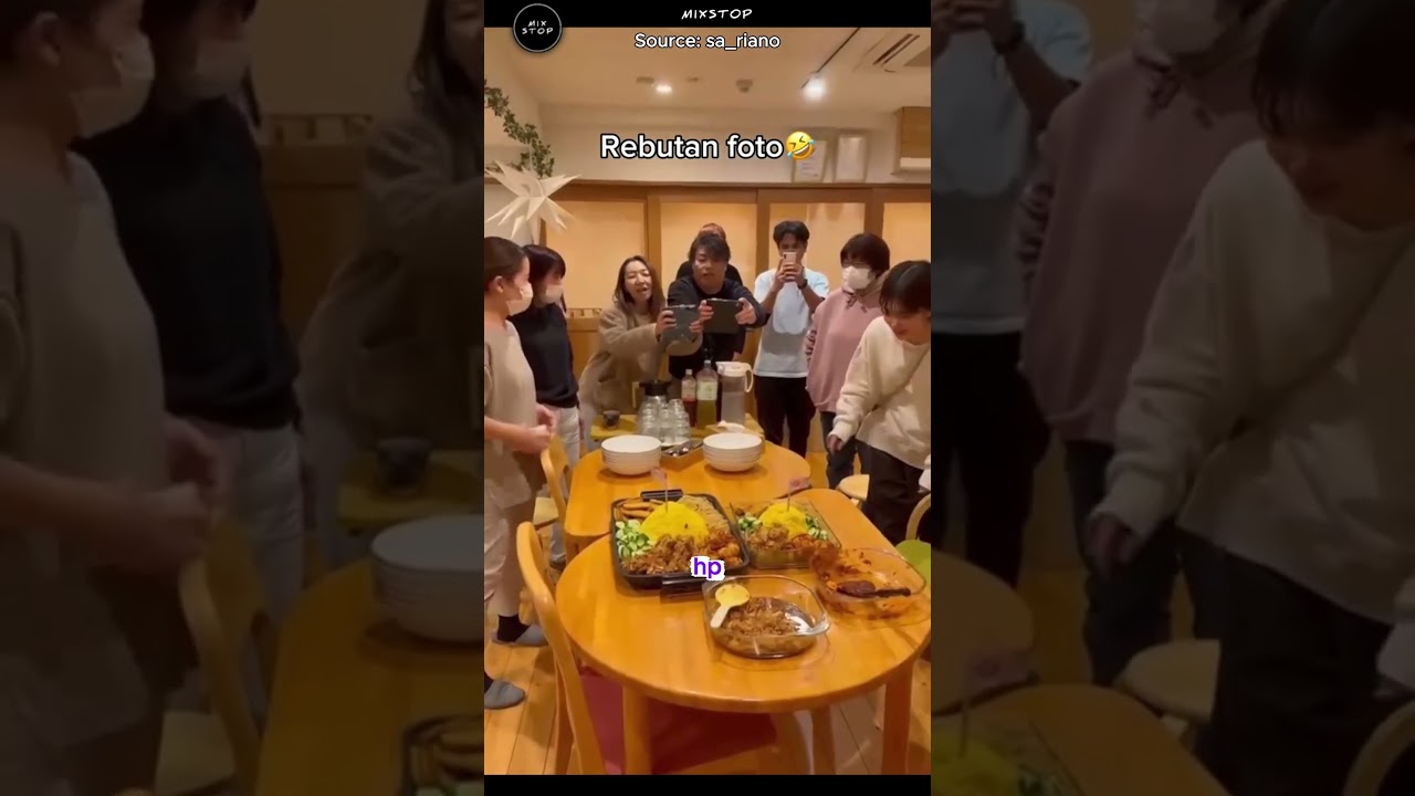 Orang Jepang Kegirangan Lihat Tumpeng Indonesia 