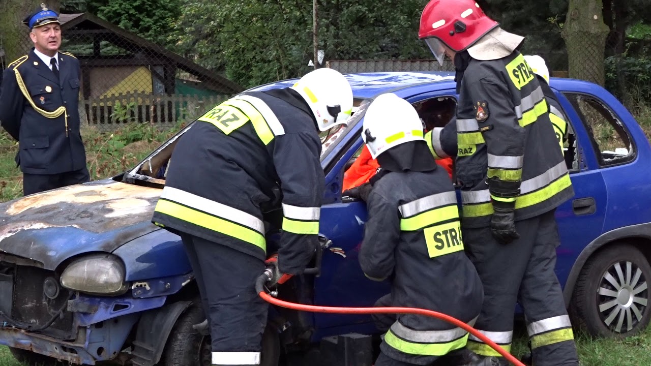 Dożynki Zabrzańskie, Grzybowice 2017 - pokaza strażacki - rozcinanie samochodu