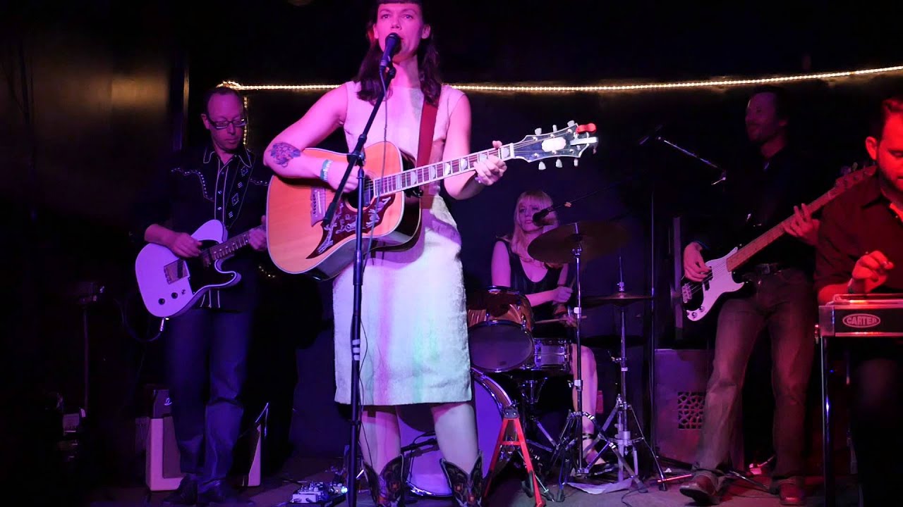 Laura Benitez & the Heartache - Whiskey Makes Me Love You