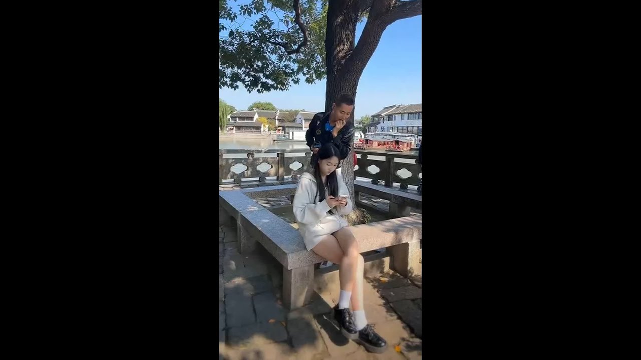撩江南美女身材都很细嫩，另一个智商超高。