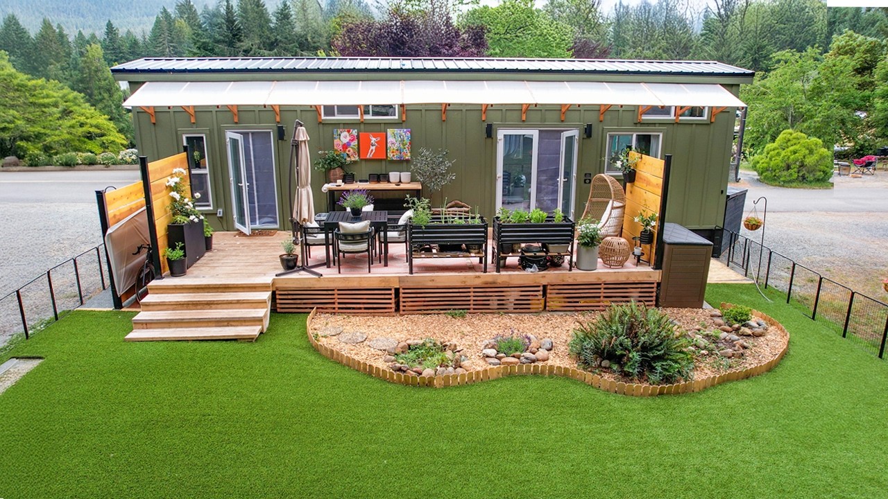 Her Gorgeous Tiny House for Early Retirement! 3 bedrooms!