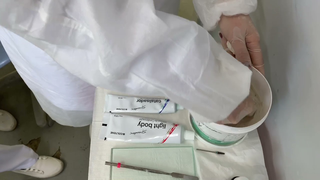 Moldagem com Silicona de condensação - Prótese Fixa