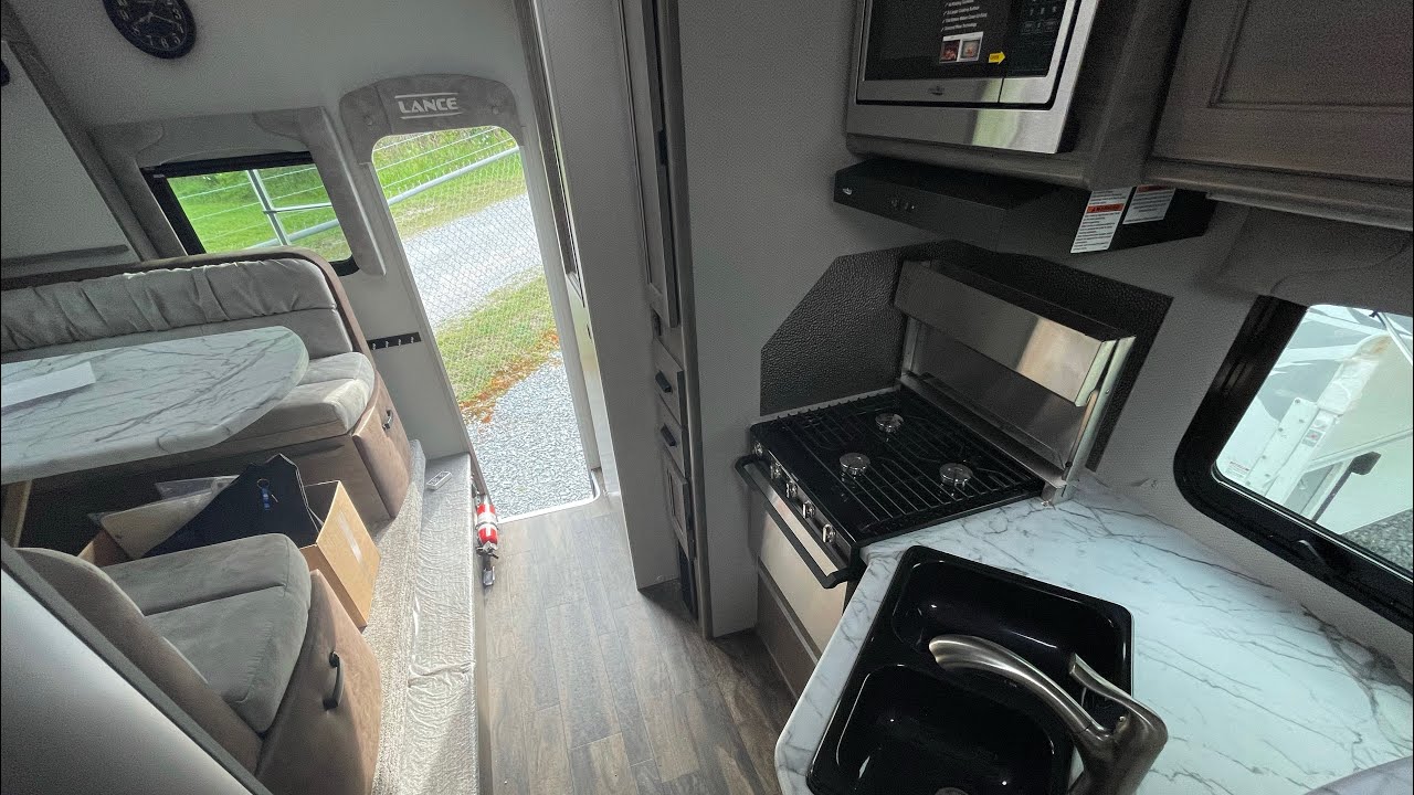 Lance’s LARGEST Shortbed Camper‼️ 2021 Lance 855s