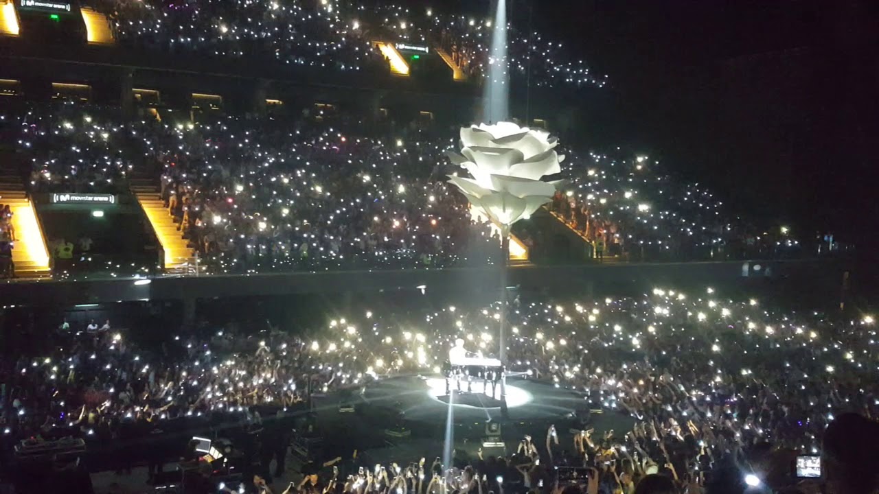 Shawn Mendes    RECITAL MOVISTAR ARENA, ARGENTINA  7 DE DICIEMBRE.  ESCENARIO 