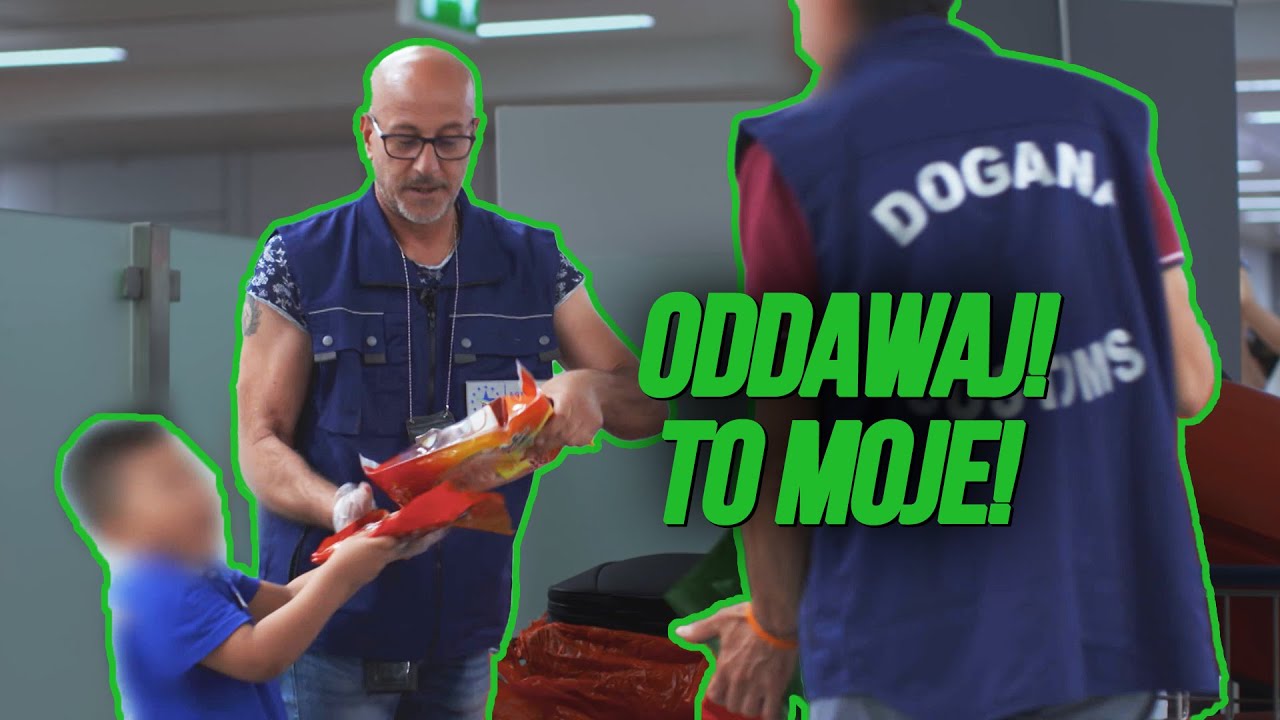 Niegrzeczny dzieciak skutecznie utrudniał przeszukanie! | Włoska kontrola celna