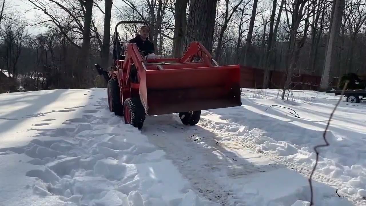 Kubota B2400 Diesel tractor w/ loader and backhoe, 484 Hrs.