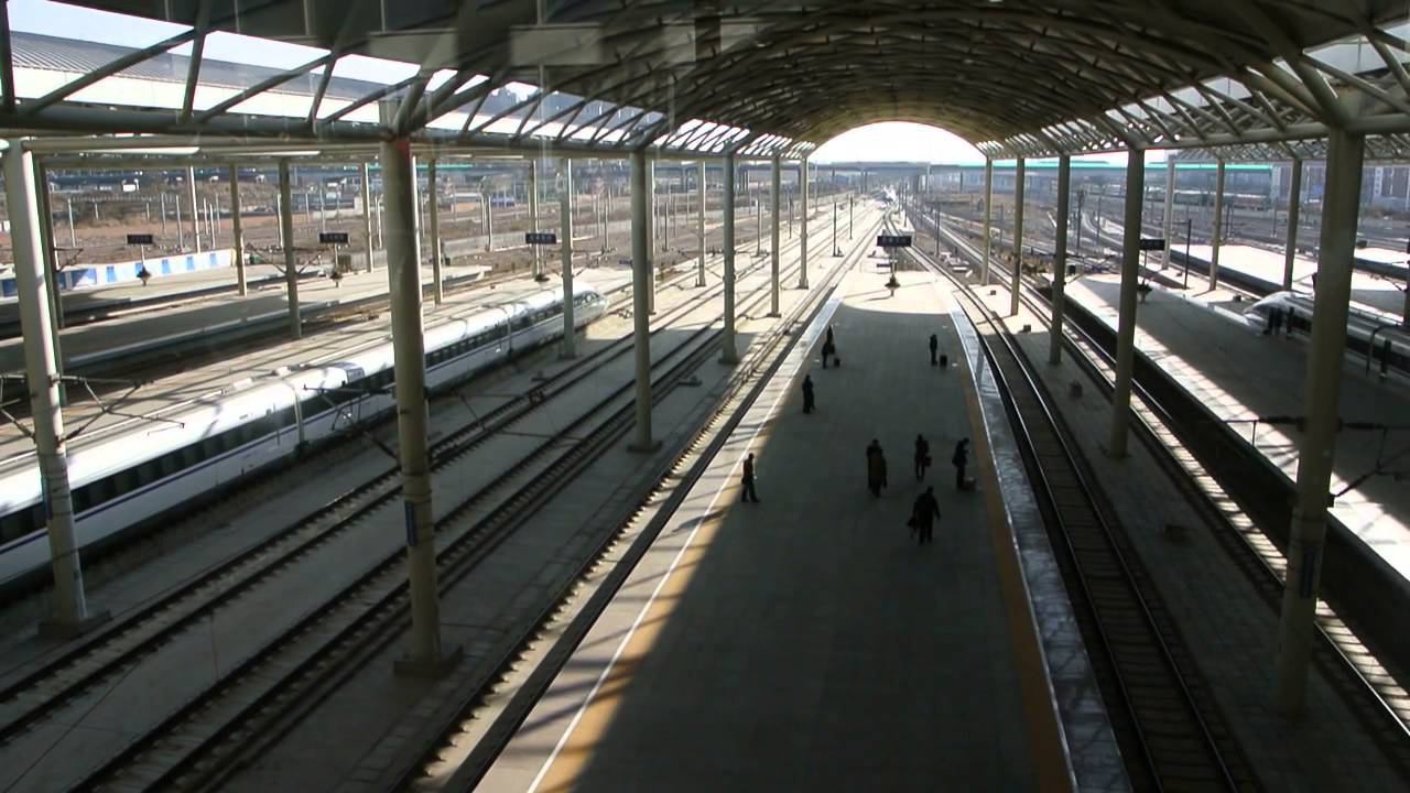 China Railway High-speed train G87 passing Shijiazhuang Railway Station