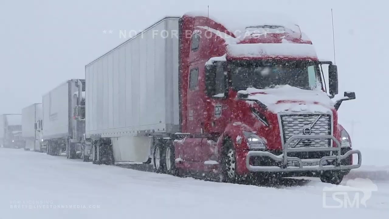 01-25-2022 Burlington, CO - Massive Snow Accumulation - I70 Closed
