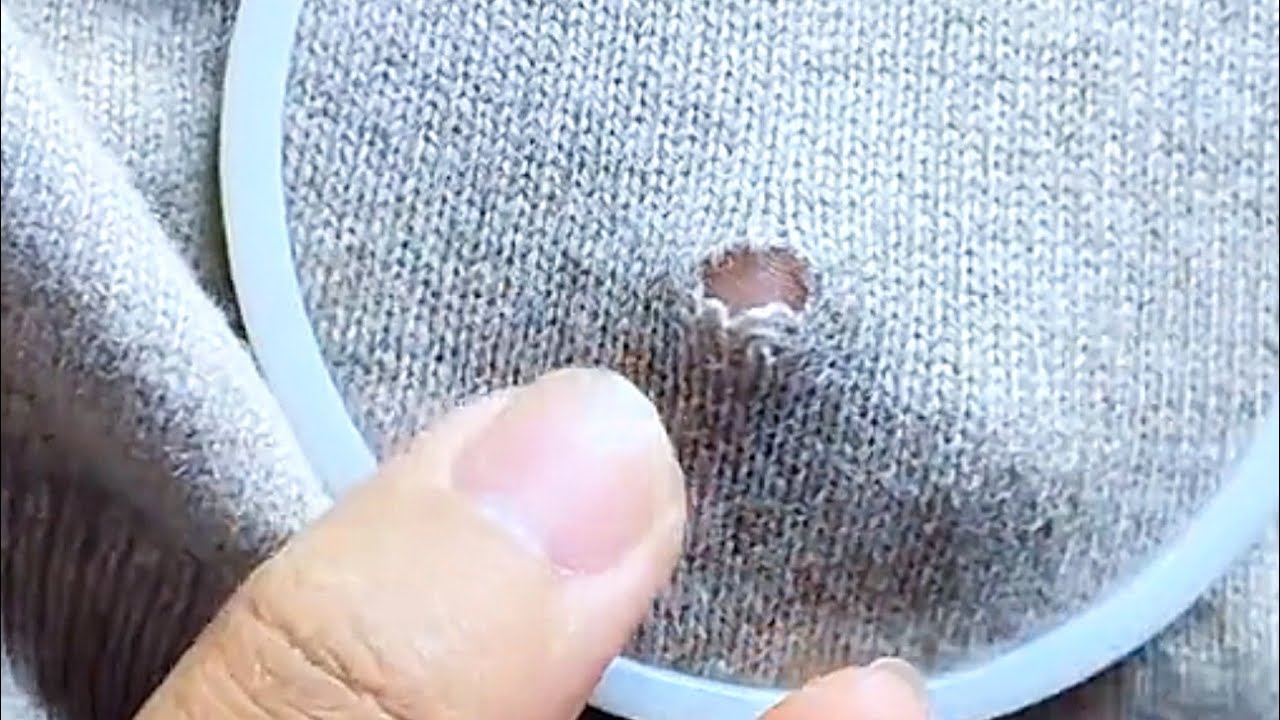 How to  Repair a Hole in a Knitted Sweater