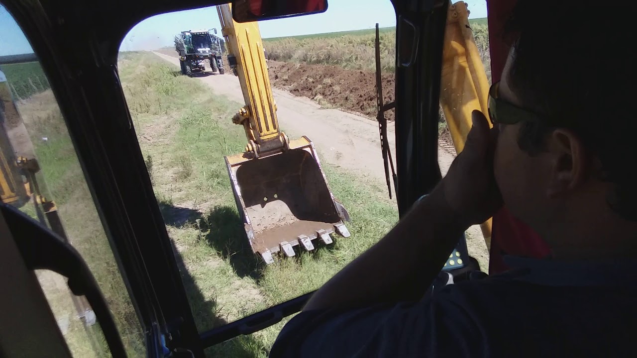 Operador Matías Córdoba excavadora liugong 920D