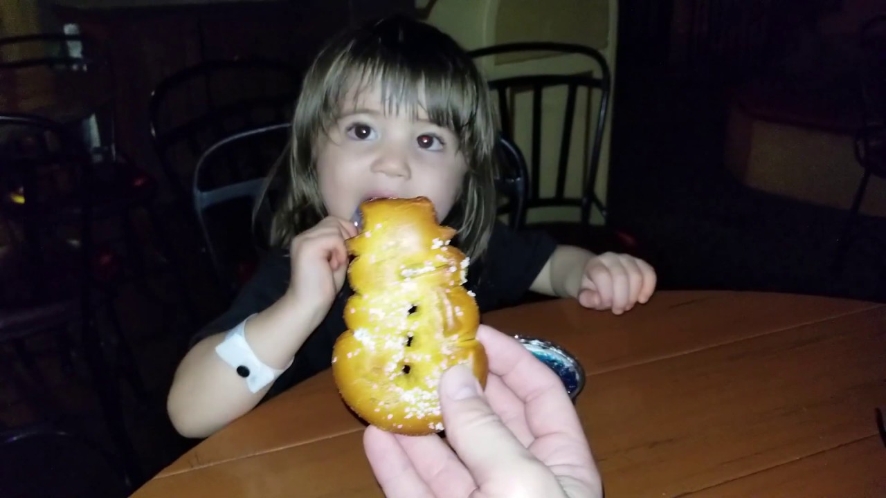 MVMCP 2018 Sno-Cone & Snowman Soft Pretzel Treat Taste Test Tortuga Tavern