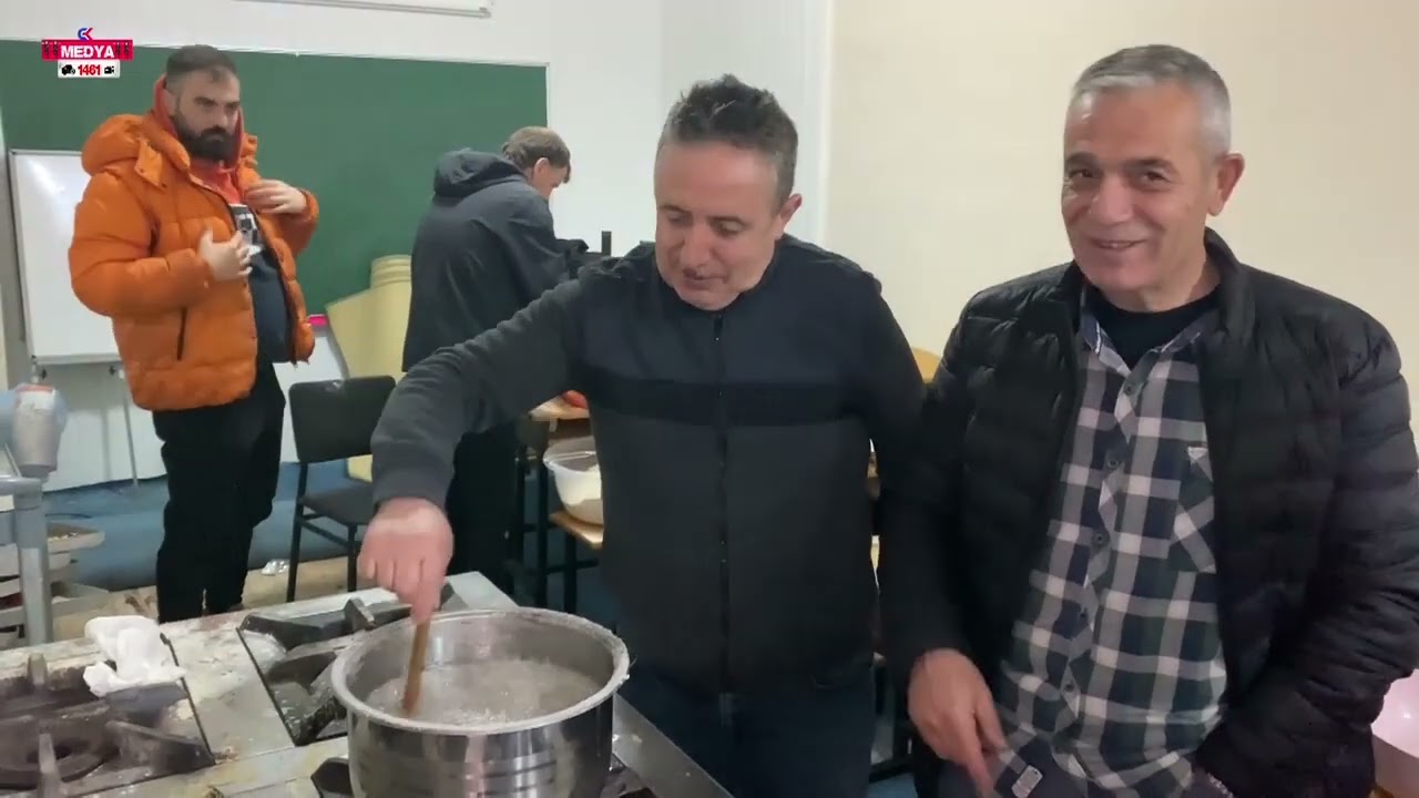 AKÇAABAT DERECİK  OĞULKAYA  TAŞBURUN MAH  ÇOK ESKİ BİR GELENEK HELVA ÇEKME