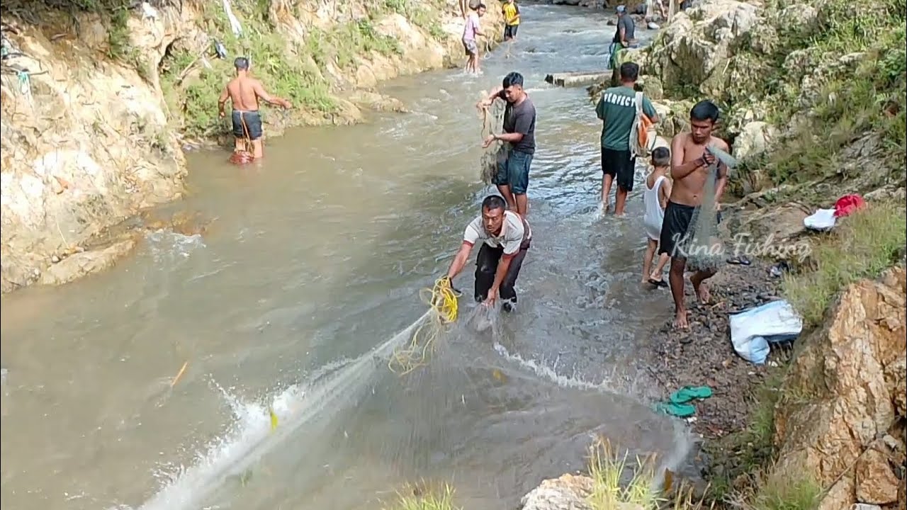 FISHING NET VIDEO - TRADITIONAL CATCHING FISH IN RIVER WITH NET - BEST NET FISHING IN RIVER