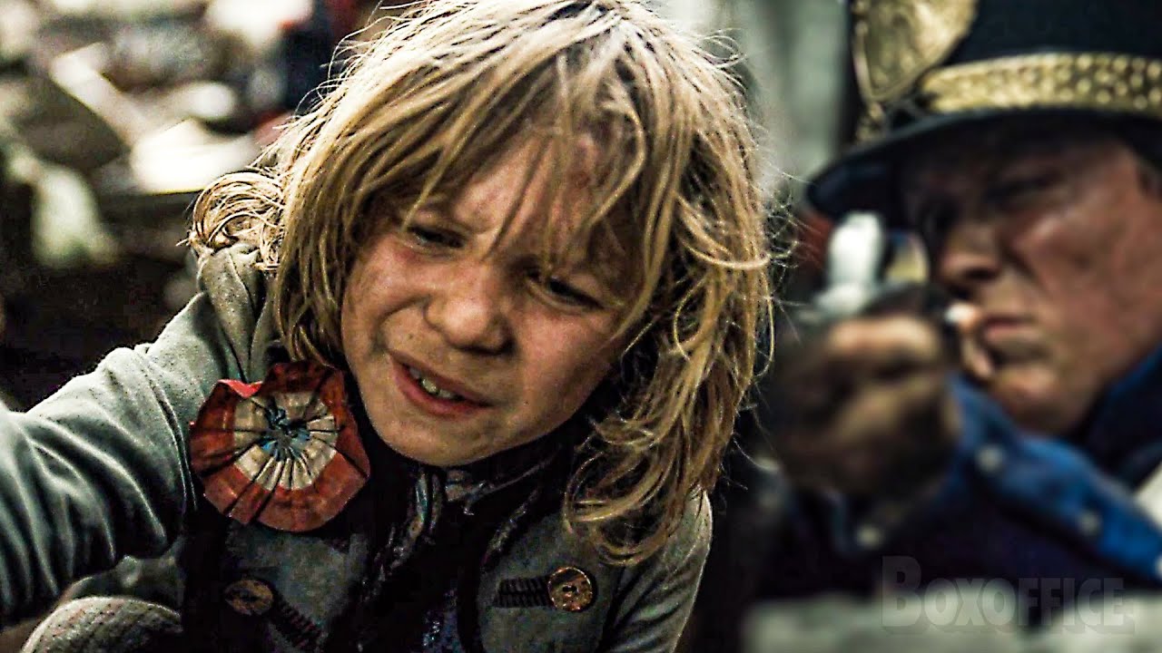 The Death of Gavroche | La pelea en las barricadas | Los miserables | Clip en Español