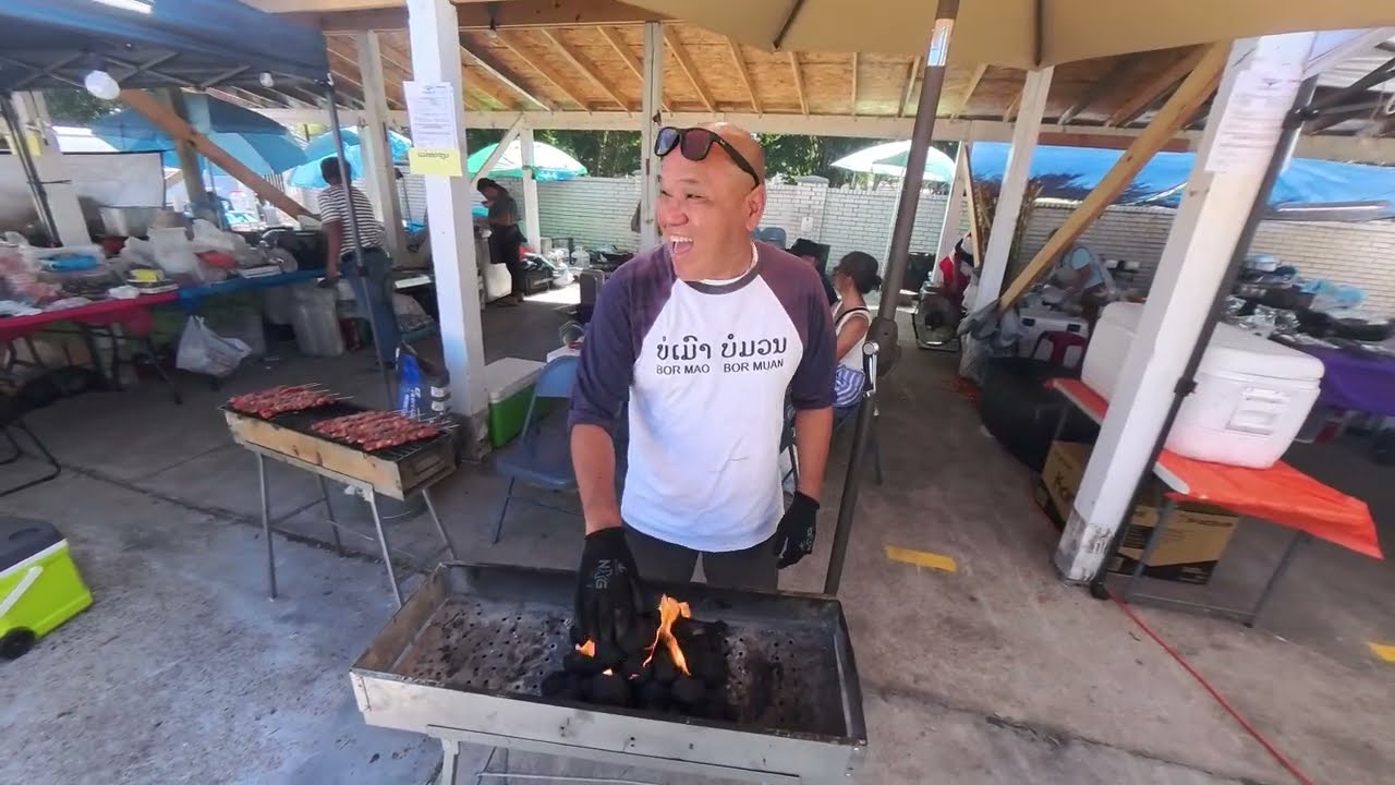 ຮ້ານຄ້າຂາຍຫານ ງານບຸນອອກພັນສາລອຍກະໂທງ Wat Lao Sagina, Texas. Lao Street food. October 11, 2025