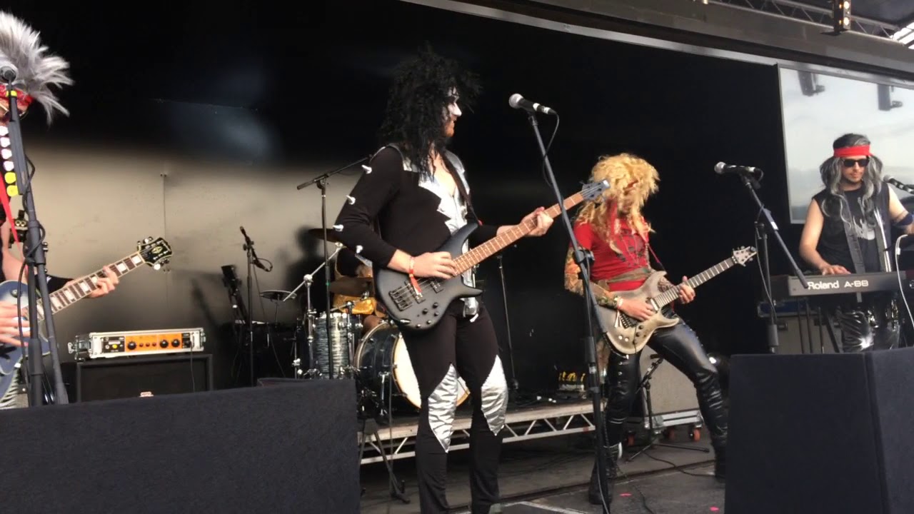 Mr Sam and the Dednutz Live at YogCon 2019 Frontrow 2019 08 03 19 56 50