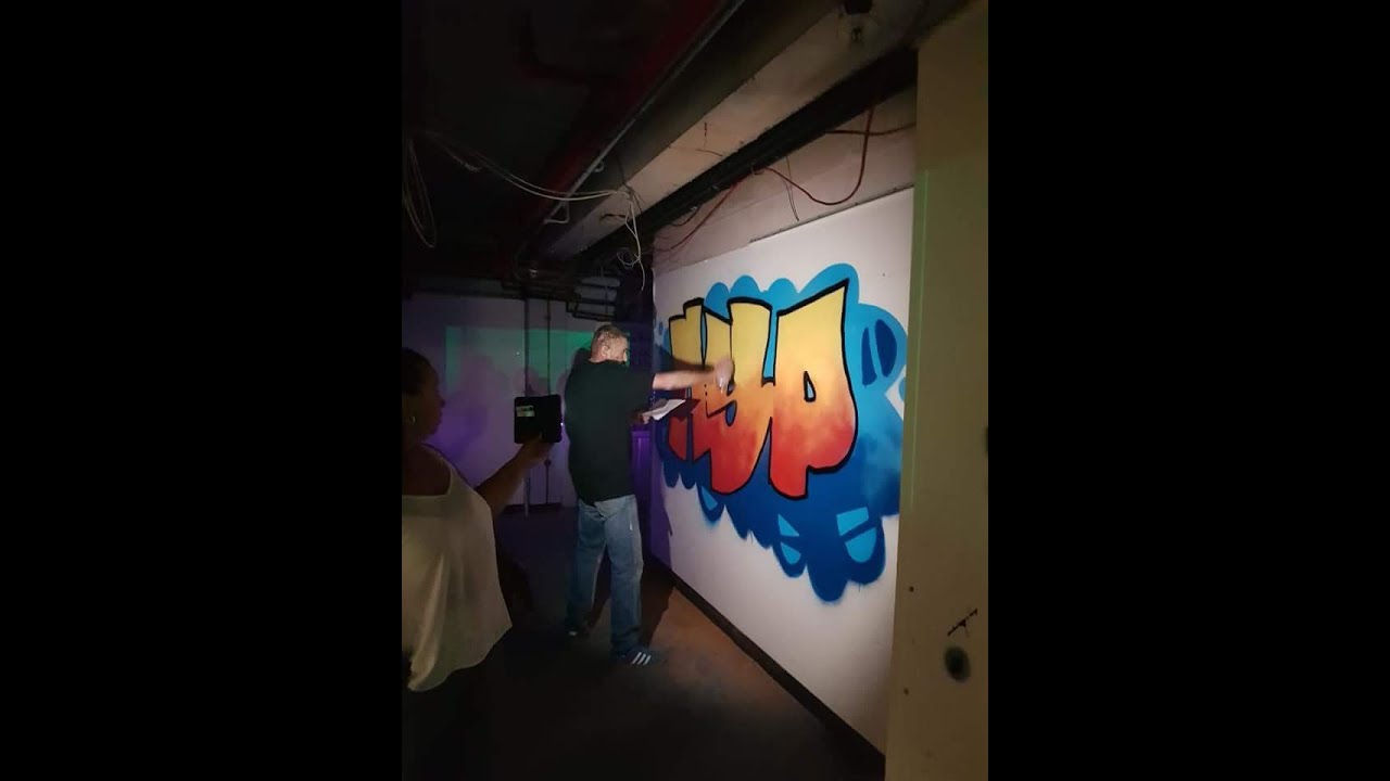 Reflection#1 - A City Before Dance - Graffiti