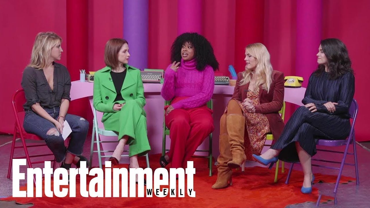 Phoebe Robinson Reveals That Julia Roberts Taught Her How To Swim | Entertainment Weekly