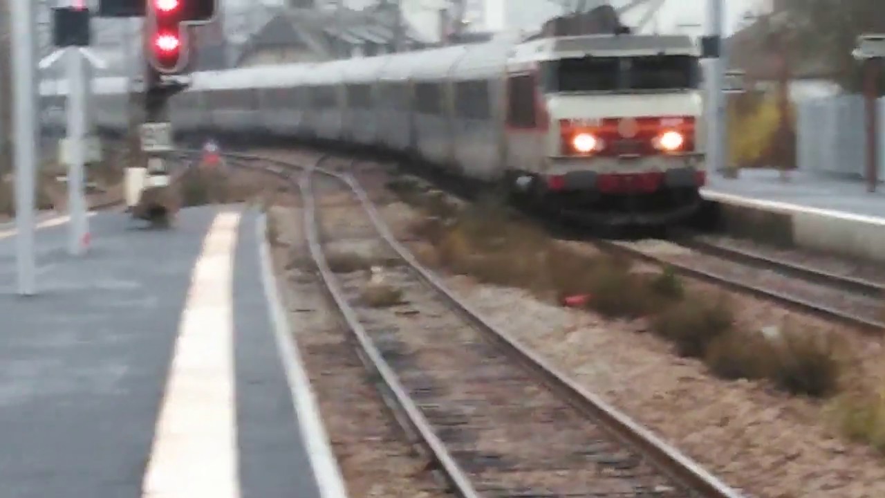 Intercités en gare de Lisieux