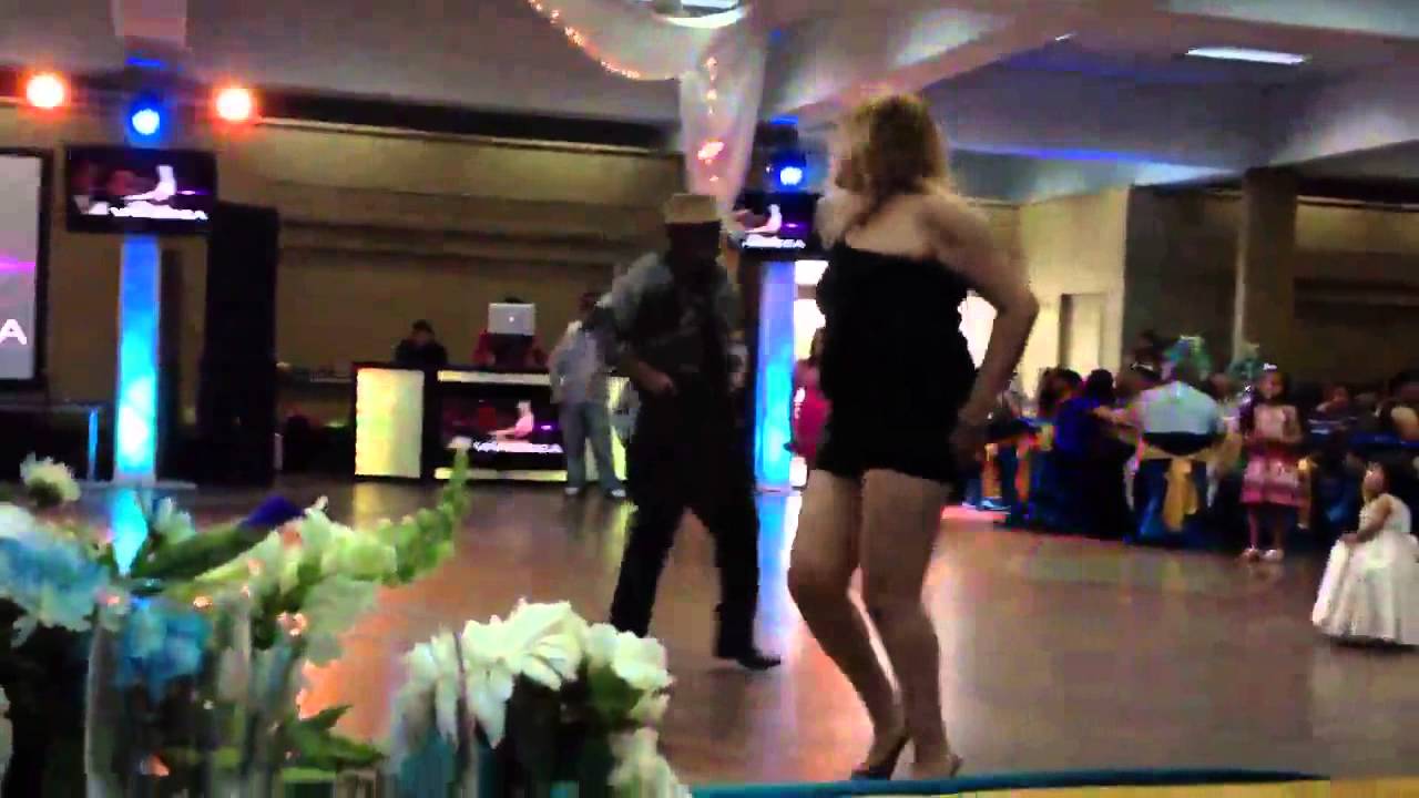 Funny drunk people dancing !