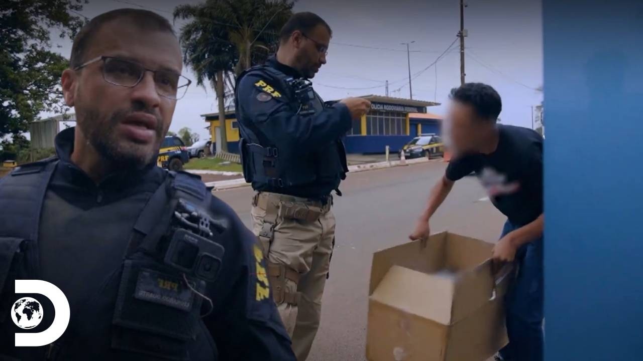 Casal é detido por vender doces com maconha | Operação Fronteira Brasil | Discovery Brasil