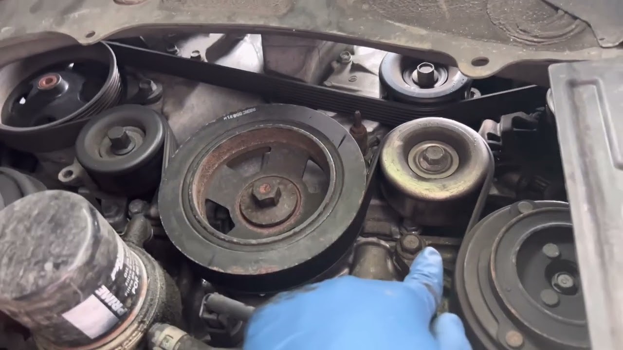 2012 Nissan Murano /  Como cambiar la faja del alternador