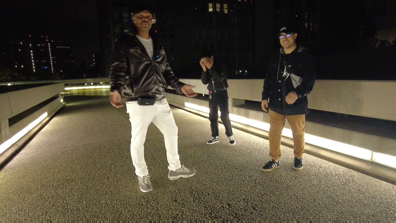 Boppin andre explains the difference between robots and androids animationdance robot  dance popping