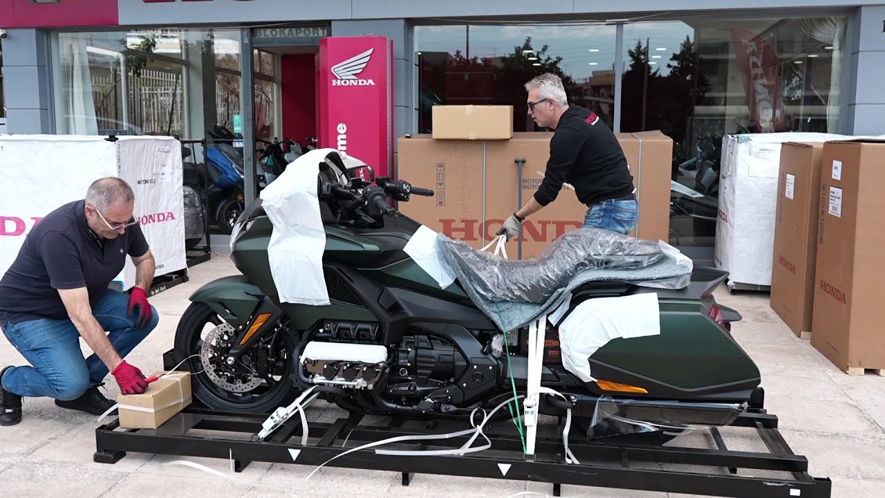 Unboxing 2024 HONDA GOLDWING 1800cc Bagger edition