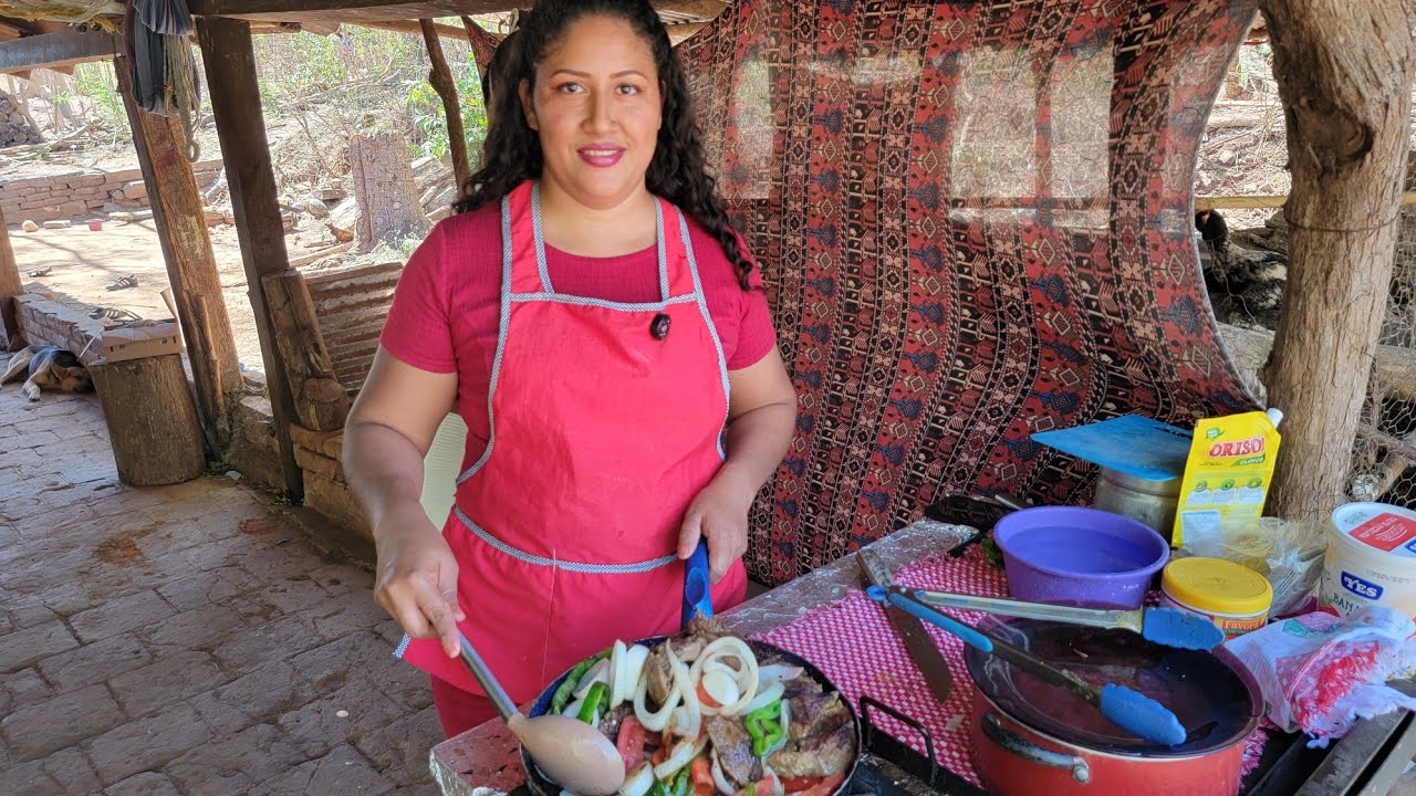 PREPARANDO UNA CARNE EN BISTE Y ARROZ FRITO 😋 