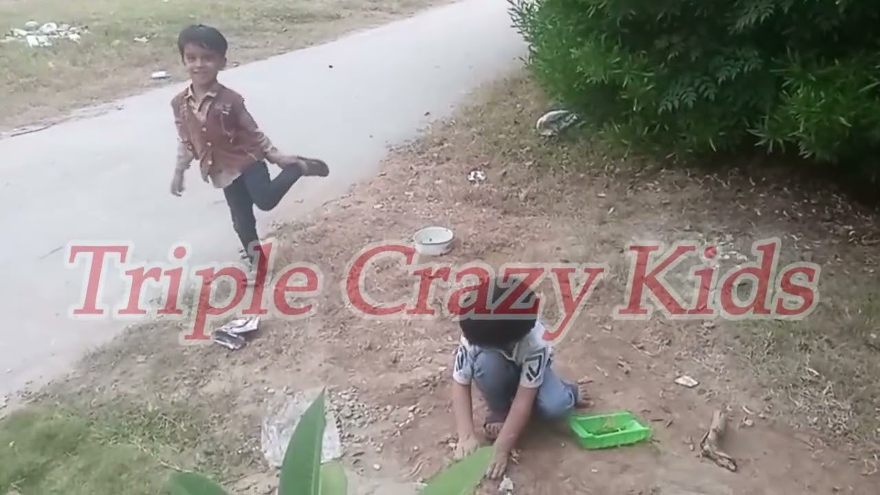 M  Haroon matti me khel k enjoy kr reha|| outdoor play time|| kids playing outside||#Triplecrazykids