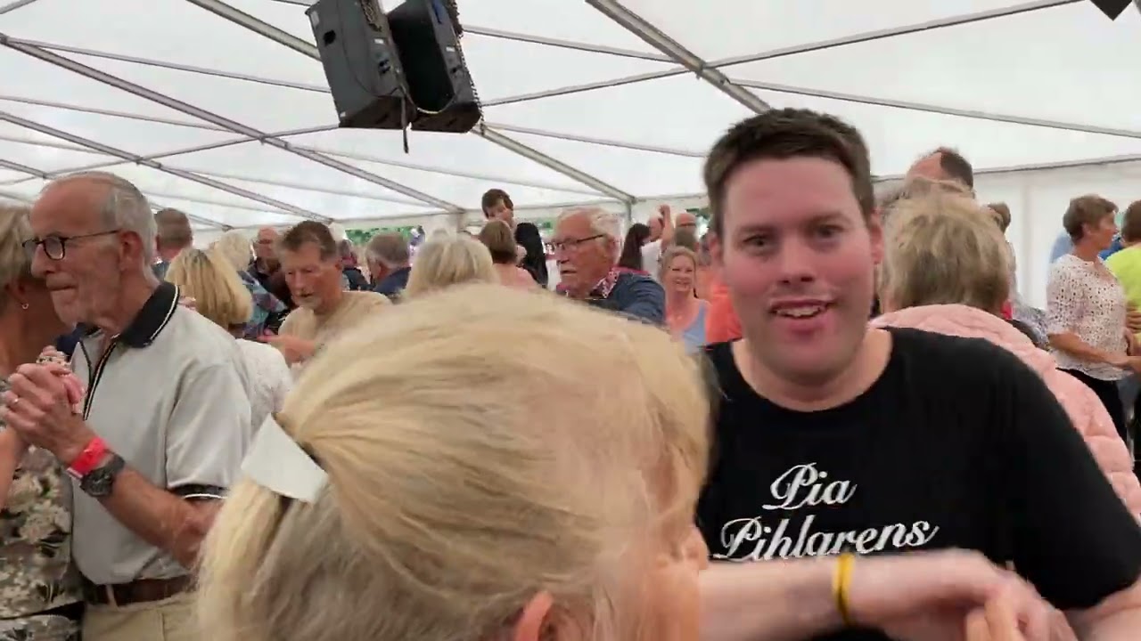 En kvinnes mann med Contiki på Dansefestivalen 2023 Dansnytt Jostein Haug