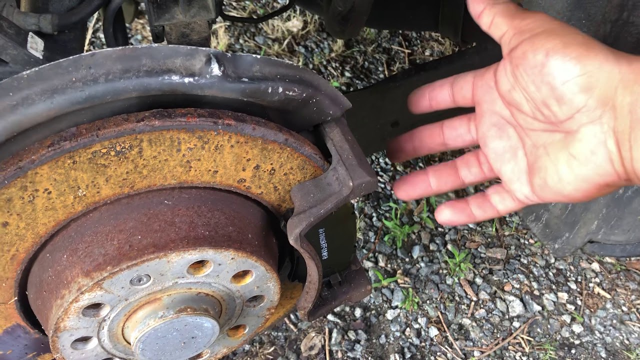Vw Passat rear brakes lock part1