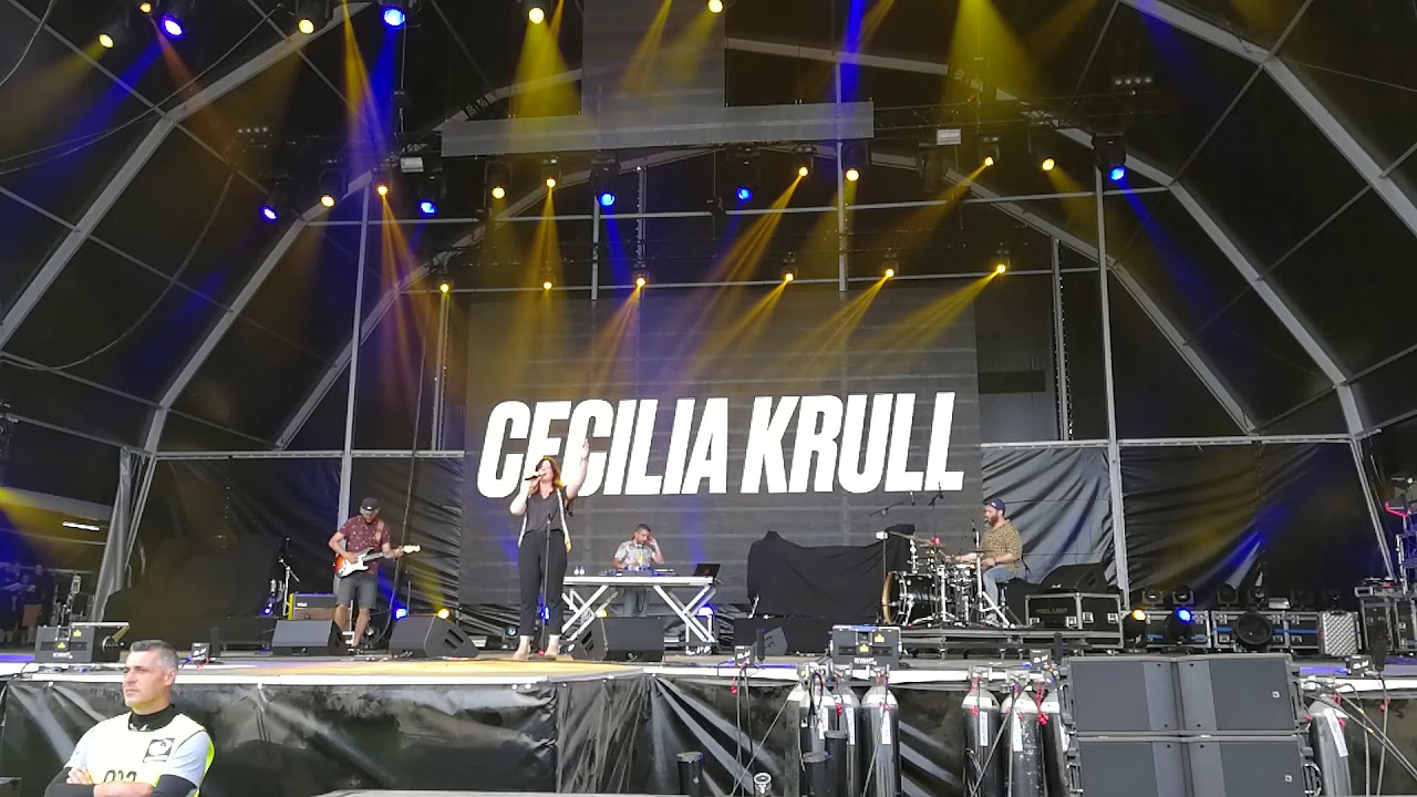 Cecilia Krull- 