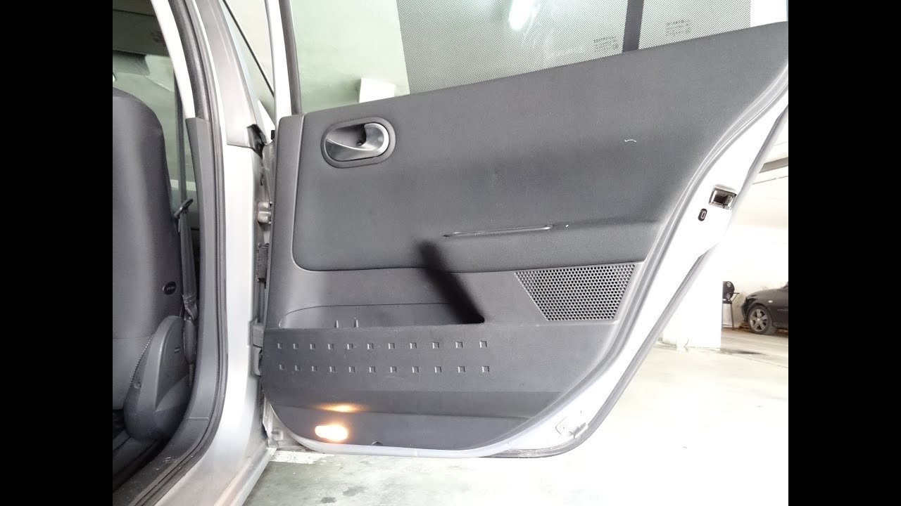 Desmontar porta traseiro Renault megane 2 para mudar coluna