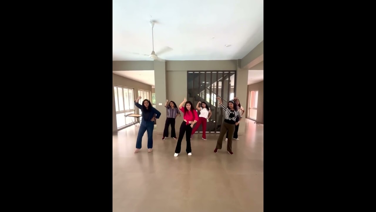 Jor ka jhatka haye  joro se laga😜