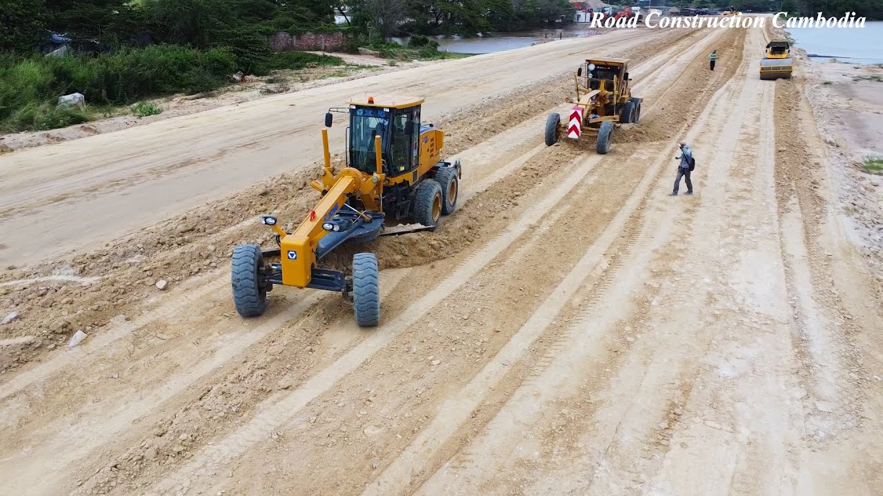 The Best Activities Motor Grader XCMG Working Grading Soil And Preparing Surface Top Soil Build Road