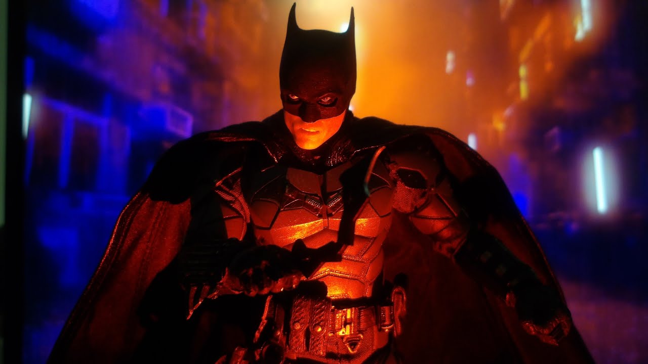 Unboxing Mezco's The Batman
