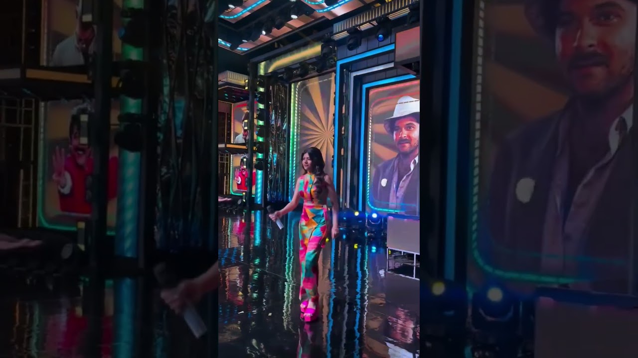Amirtha Rajan beautiful and hot look at Indian idol 16 set video