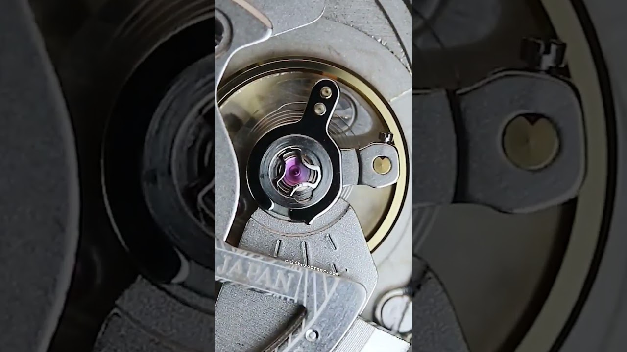Orient caliber F6922 automatic movement found in a Mako II dive watch with Seiko Diashock #horology