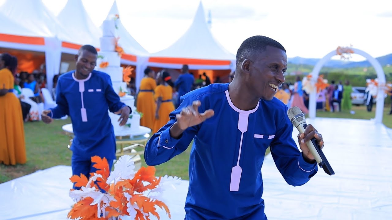 The Galilee Chords performance on a wedding.