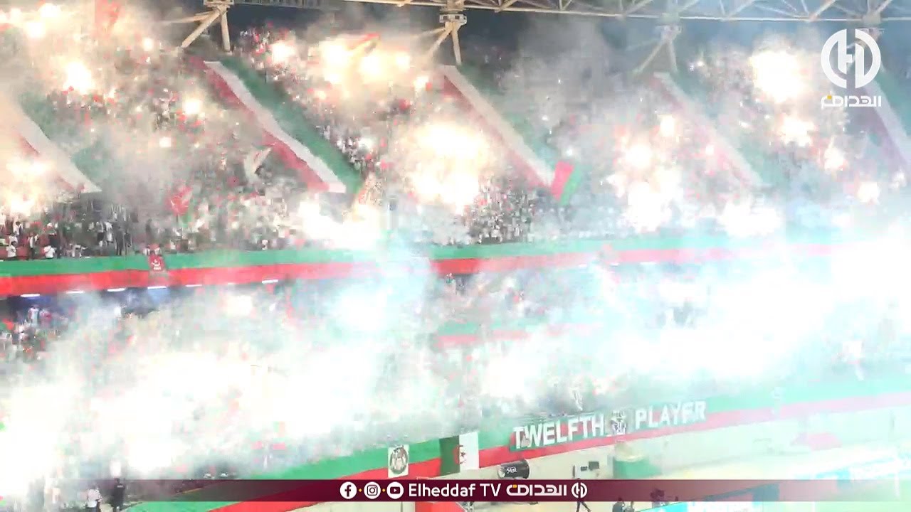 شــــاهد.. اجواء خرافية صنعها أنصار المولودية في الداربي أمام بارادو 🔥🟢🔴