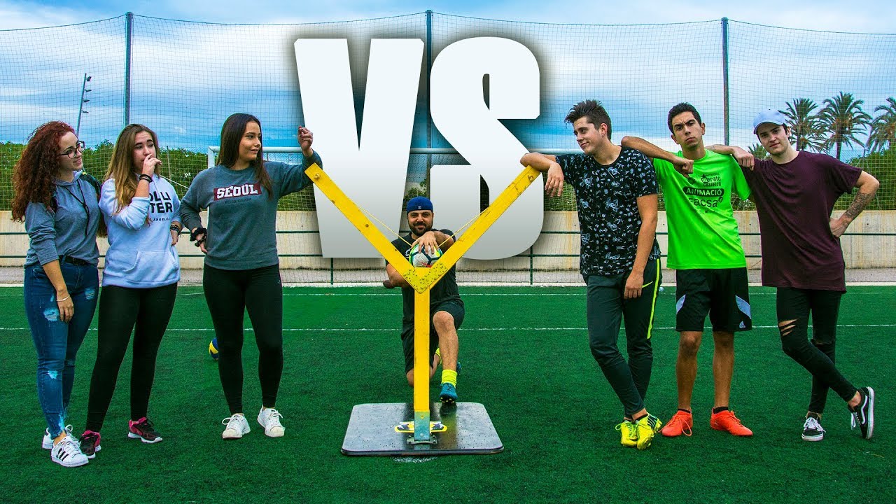 CHICAS VS CHICOS !!! Retos de F&uacute;tbol | EPIC CHALLENGE NOVIAS VS NOVIOS