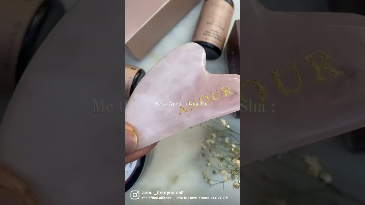Rose Quartz Gua Sha! It helps with blood circulation, lymphatic drainage, balances and much more!