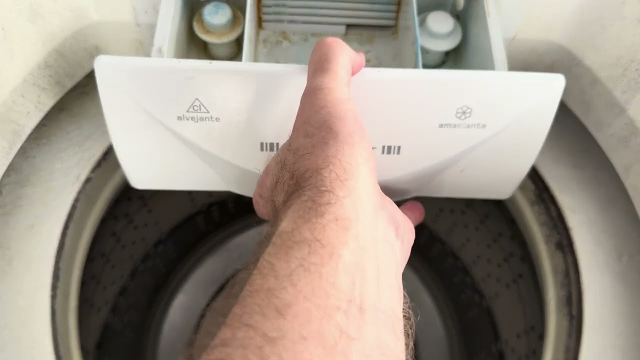 Vende se máquina de lavar roupa Brastemp de 11 kgs com defeito mas lava normal 