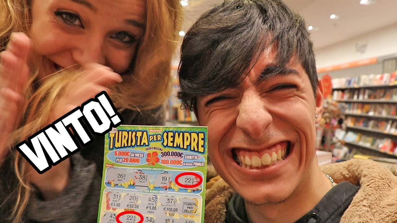 😳ABBIAMO VINTO AL GRATTA E VINCI! | CHRISTMAS VLOGMAS #2 | THEPEPIYOS